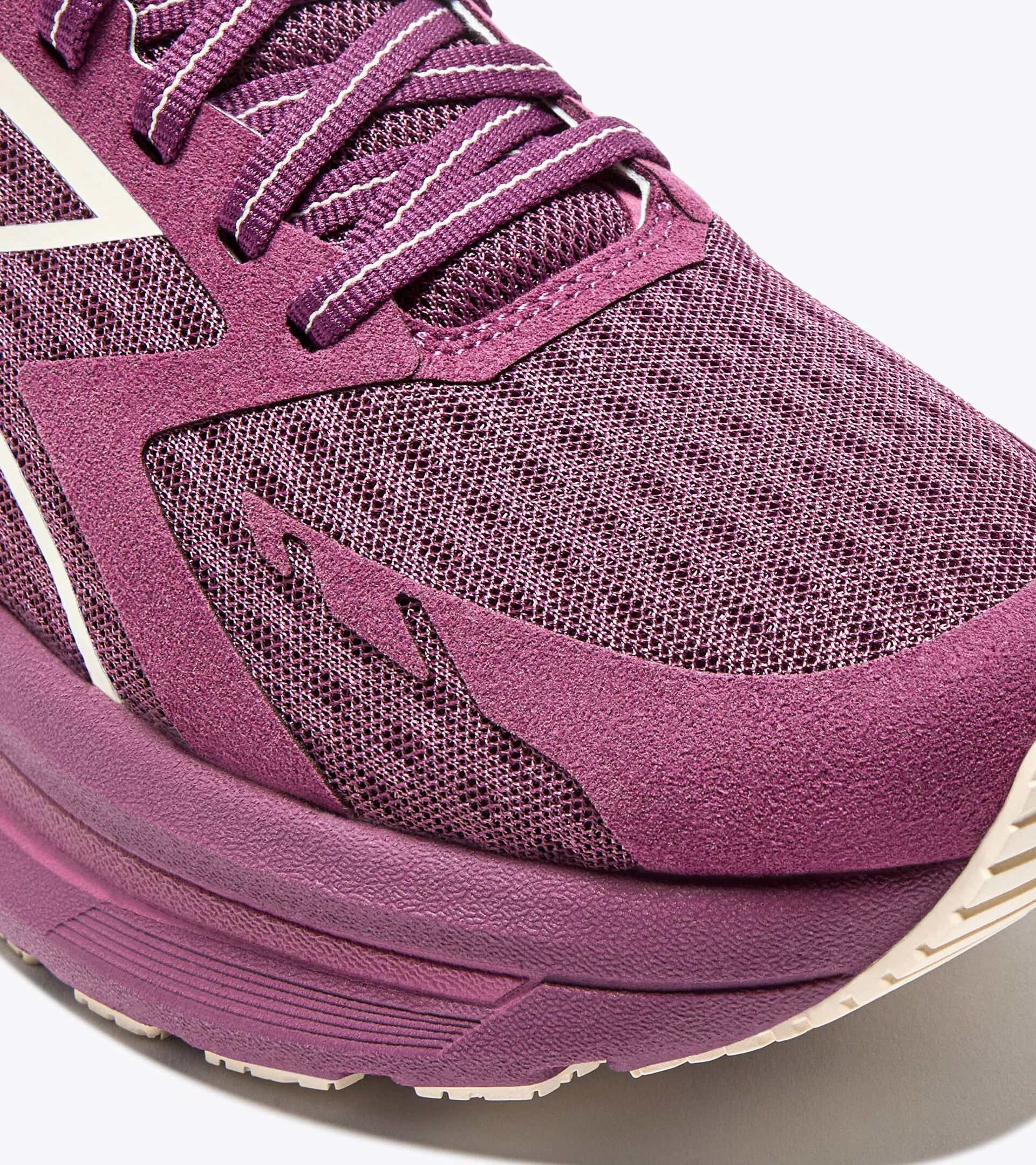 CELLULA - RED VIOLET/WHISPER WHITE