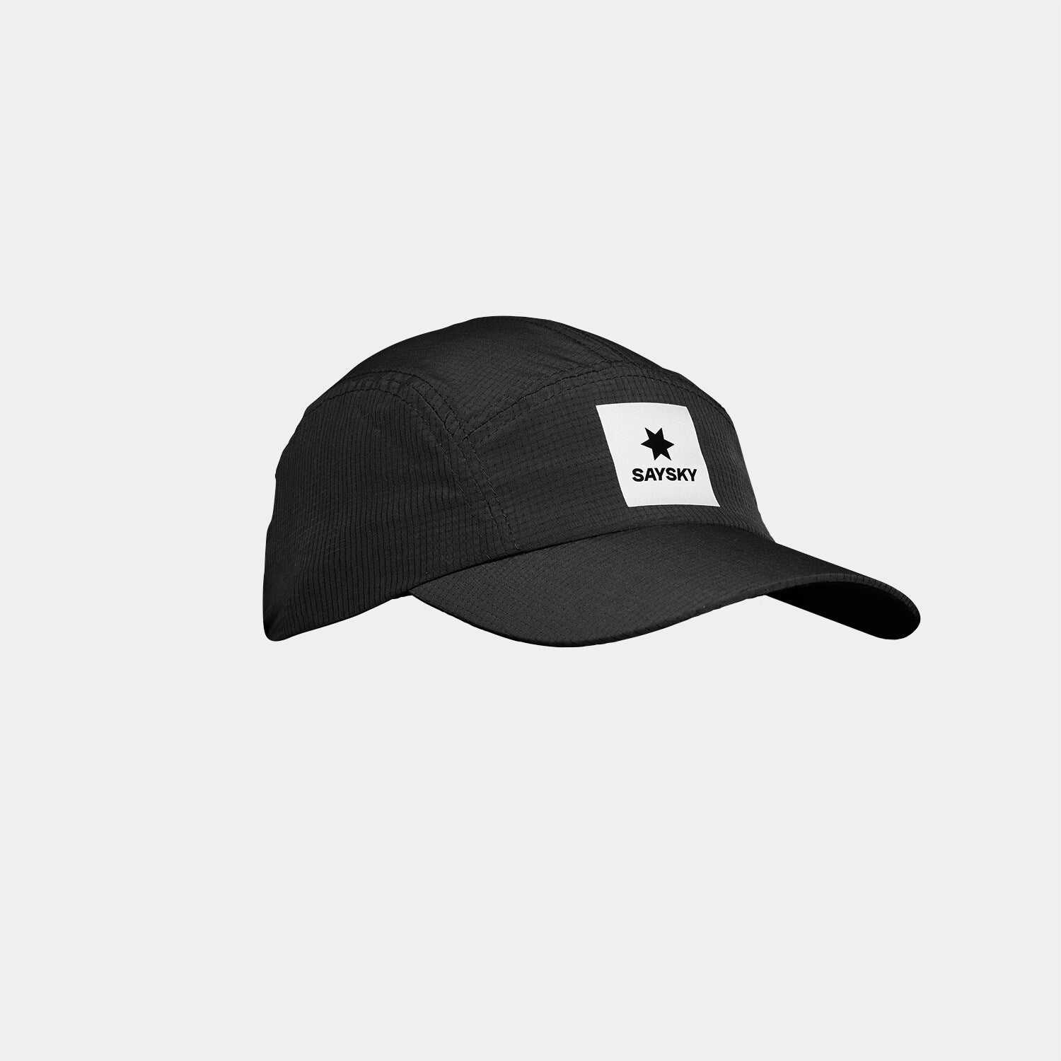 Ultra-lightweight Flow Cap designed for running with high breathability and quick-dry fabric.