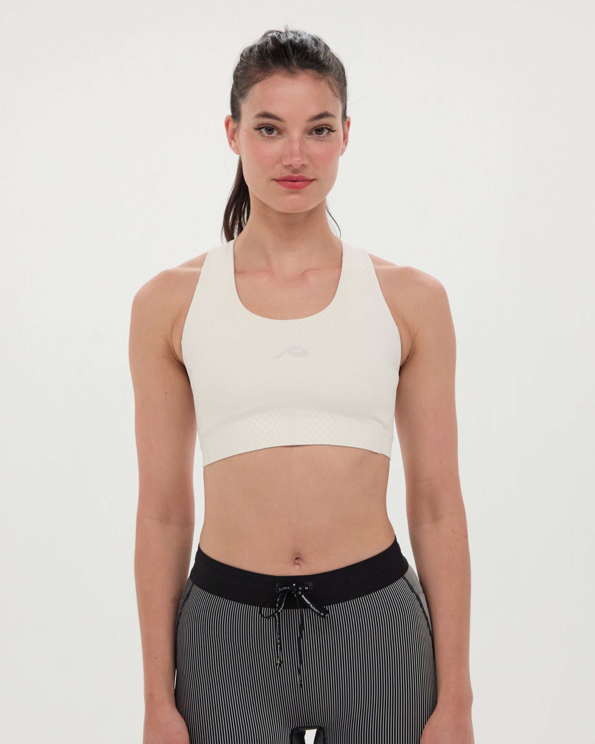 Stamina™ Scoop Neck Run Bra - Chalk