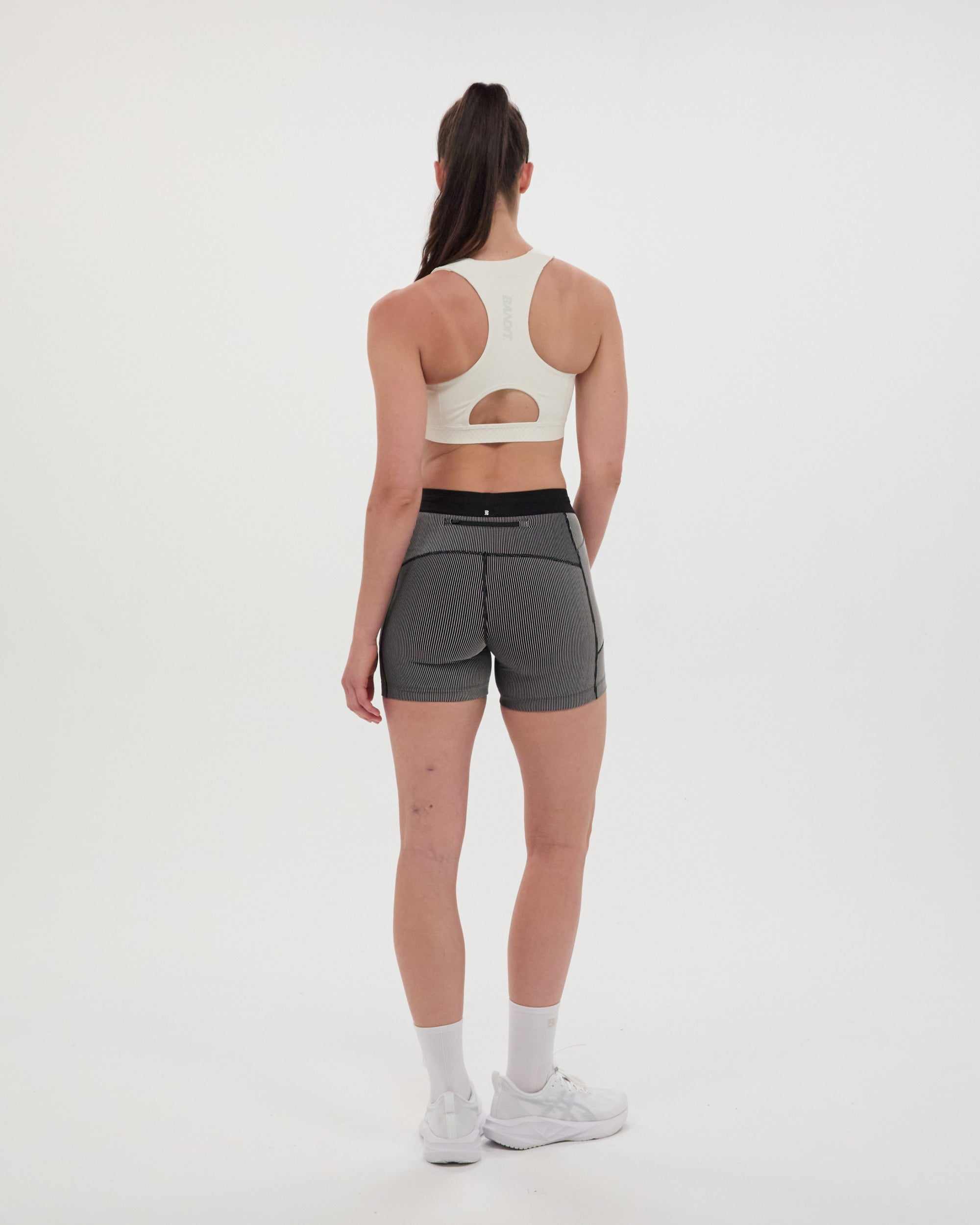 Stamina™ Scoop Neck Run Bra - Chalk