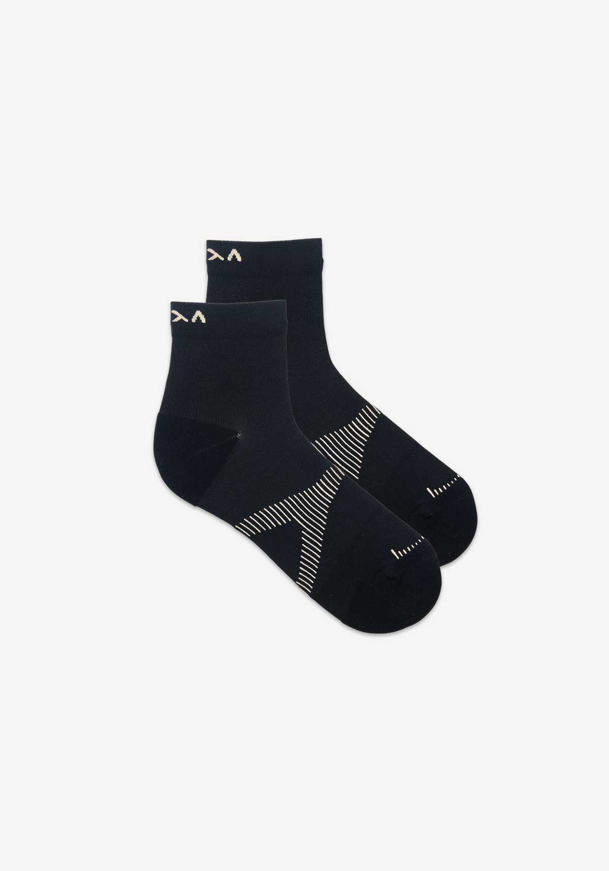 Black ADDON Quarter Running Socks with seamless 3D technology, arch support, and reinforced toe and heel.