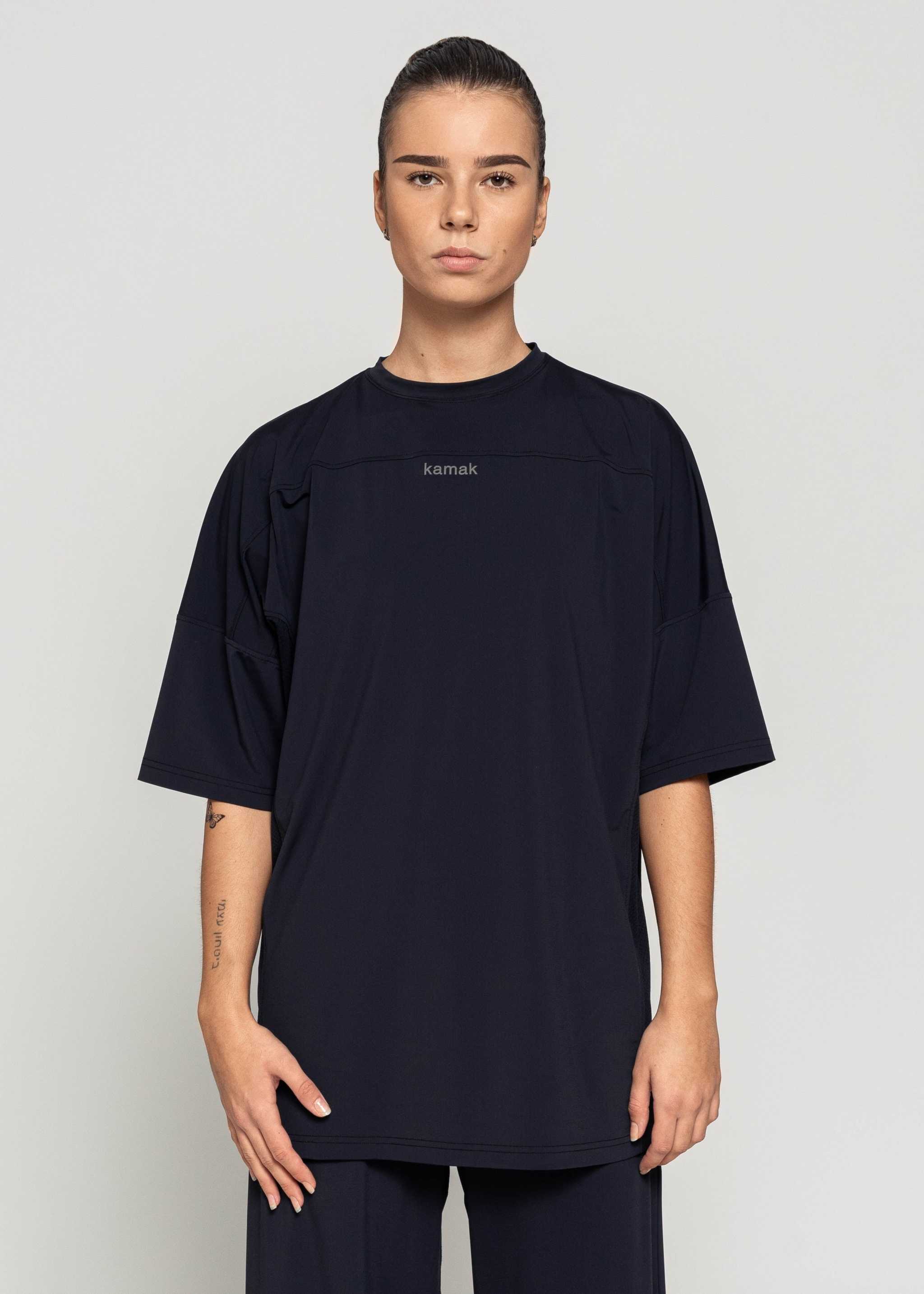 Women's Oversize Active 3/4 T-shirt for high-intensity training, lightweight and quick-drying.