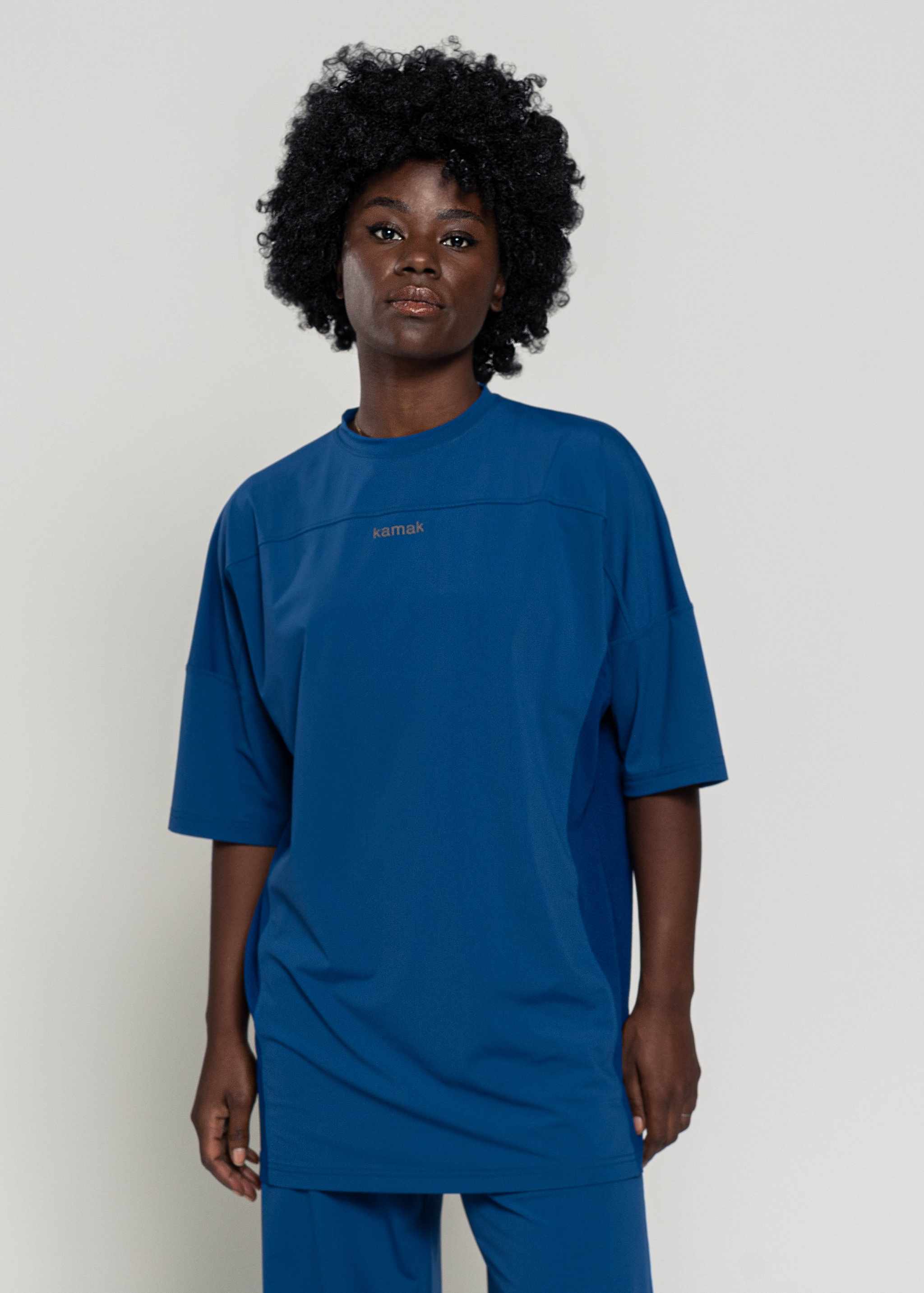 Women's Oversize Active 3/4 T-shirt for high-intensity training, lightweight and quick-drying.
