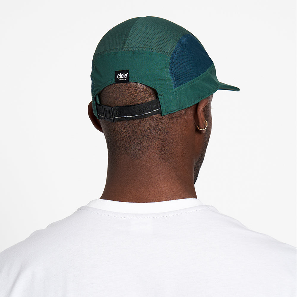 Lightweight GOCap in spruce green with adjustable back, designed for performance and sun protection.