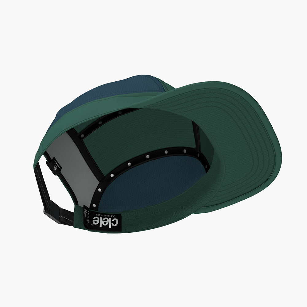 Lightweight GOCap Since in spruce color with COOLmatic PLUS fabric, featuring reflective elements and pliable brim.