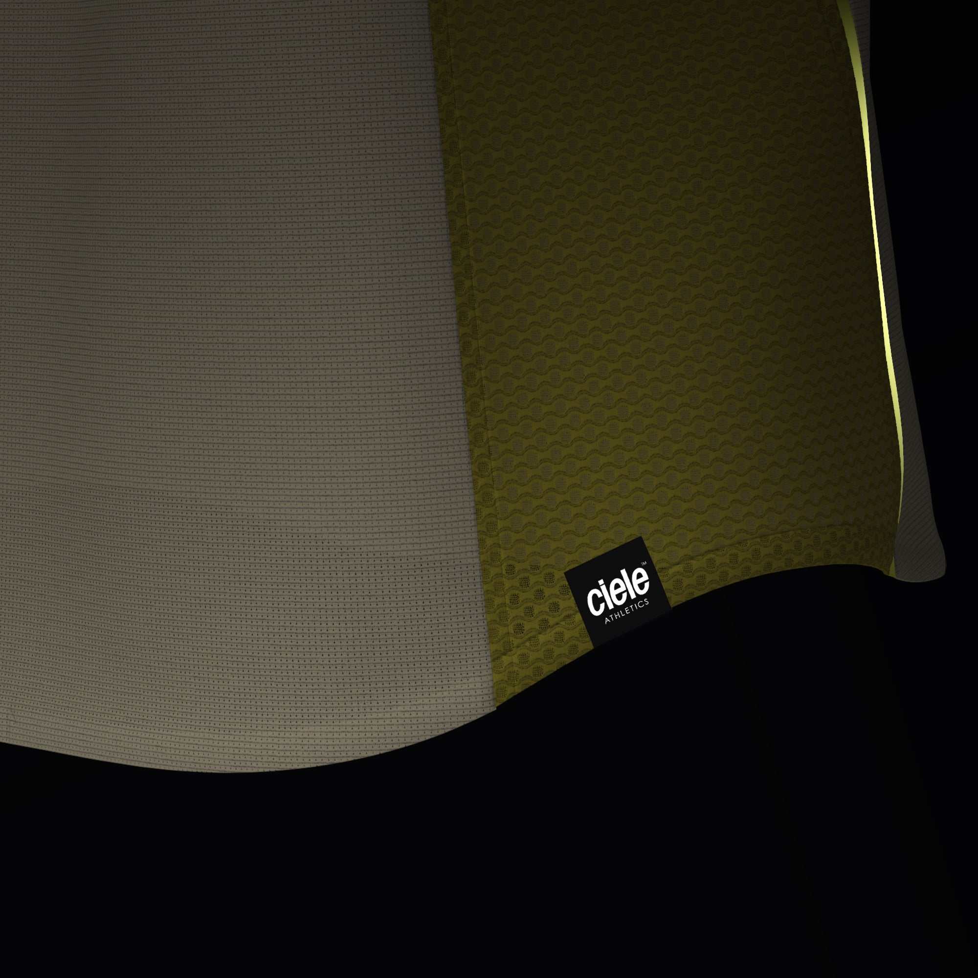 RCDTshirt - Elite - Sogl with reflective, machine washable fabric and AIRbeam technology.