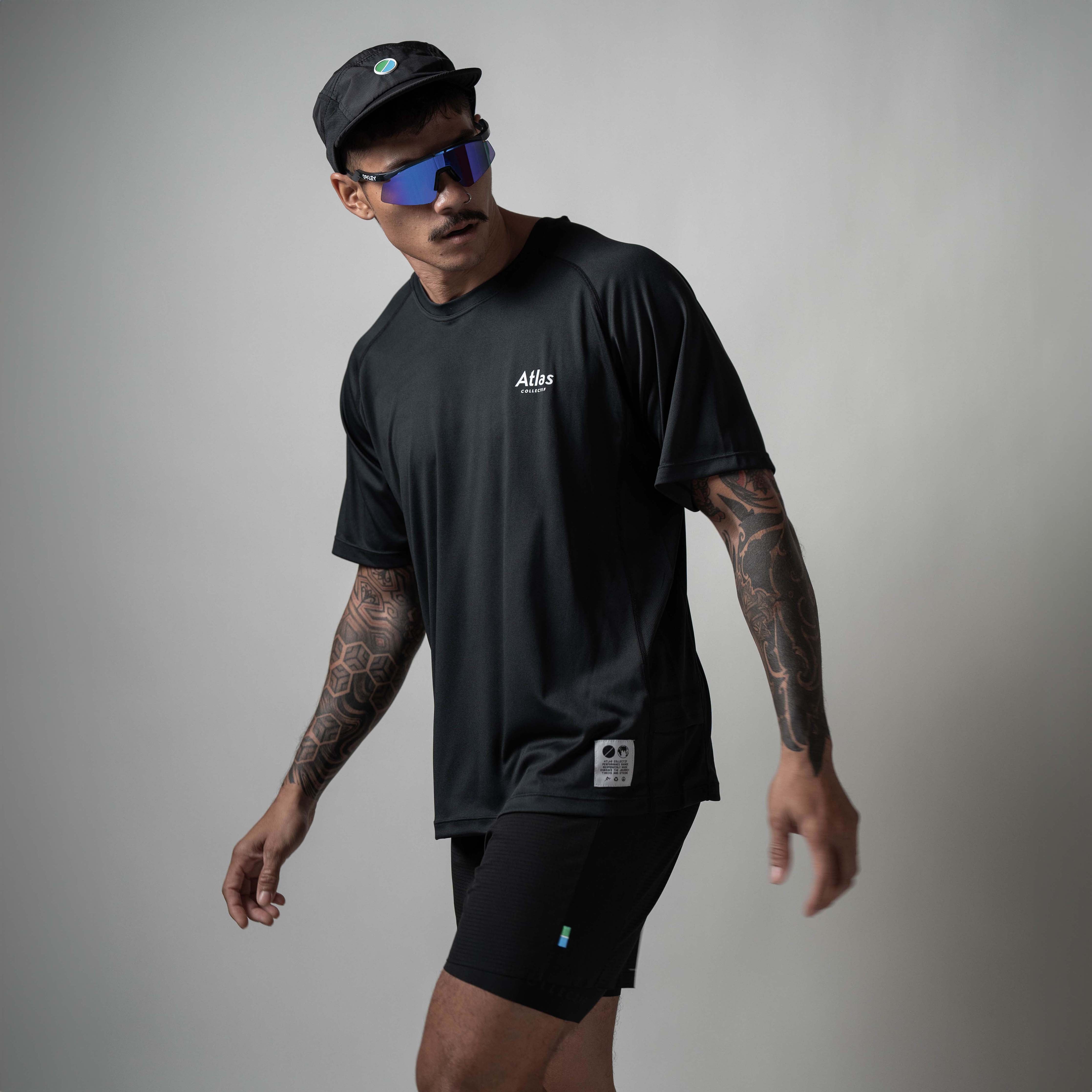 Performance 2 in 1 running shorts - tight fit, black, recycled materials, moisture-wicking, breathable, quick-drying, odor-resistant, antibacterial, lightweight 160g.