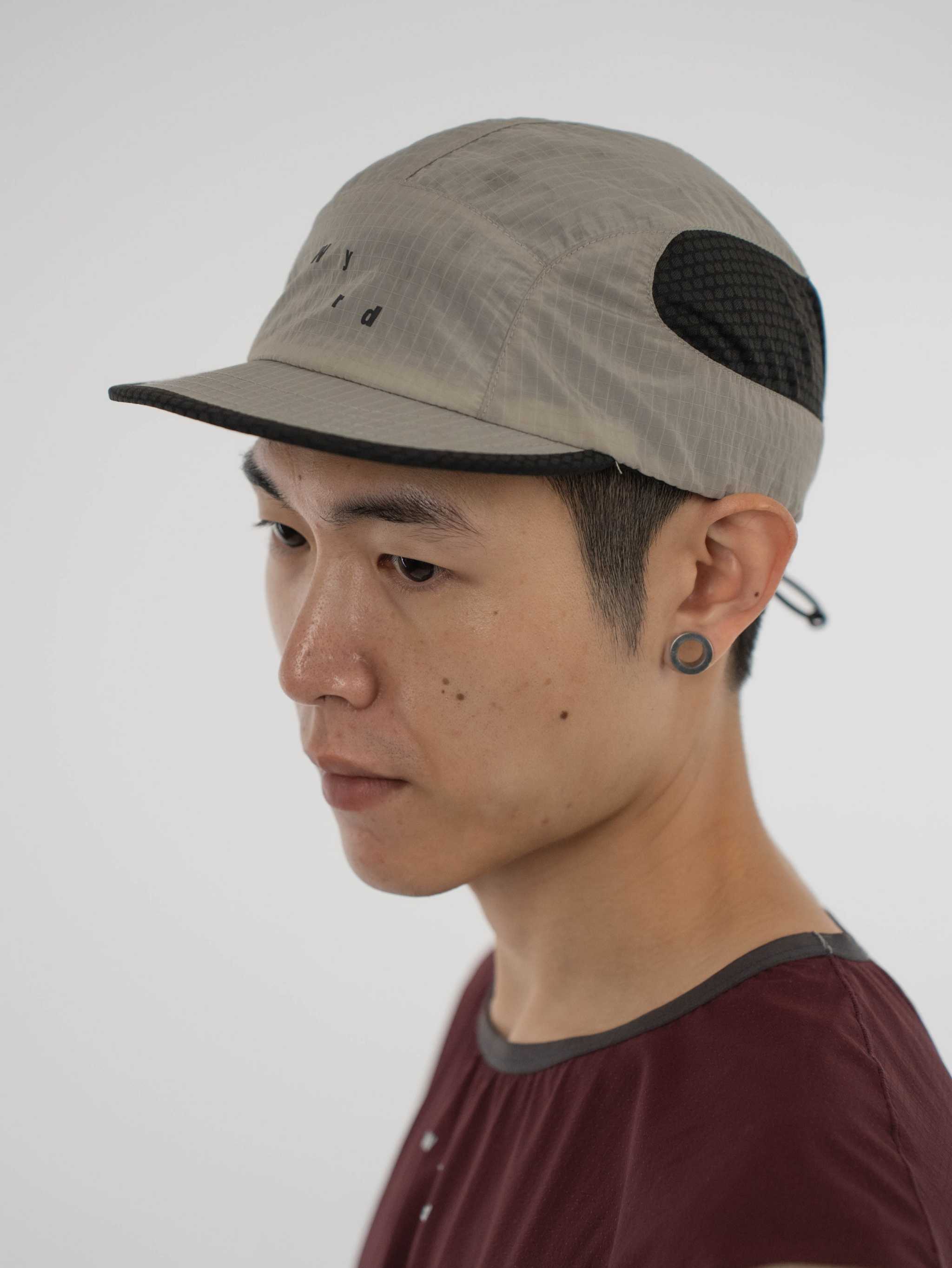 Local Motion Cap Motion Cap Beige - Lightweight 5-Panel Cap with Technical Mesh Panels ...