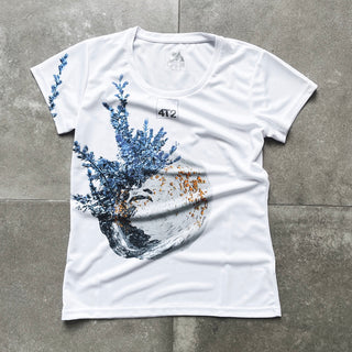 women's running bubble tee made from 100% recycled PET with unique graphic design on white fabric