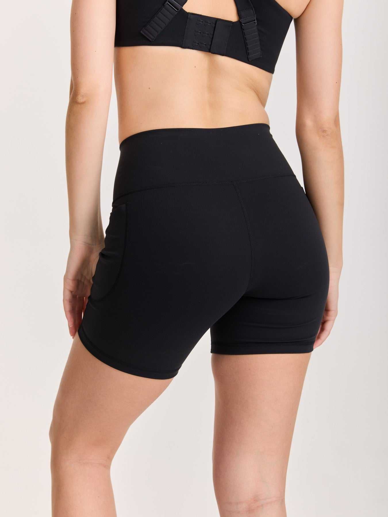 Women's Performance Shorts - Black