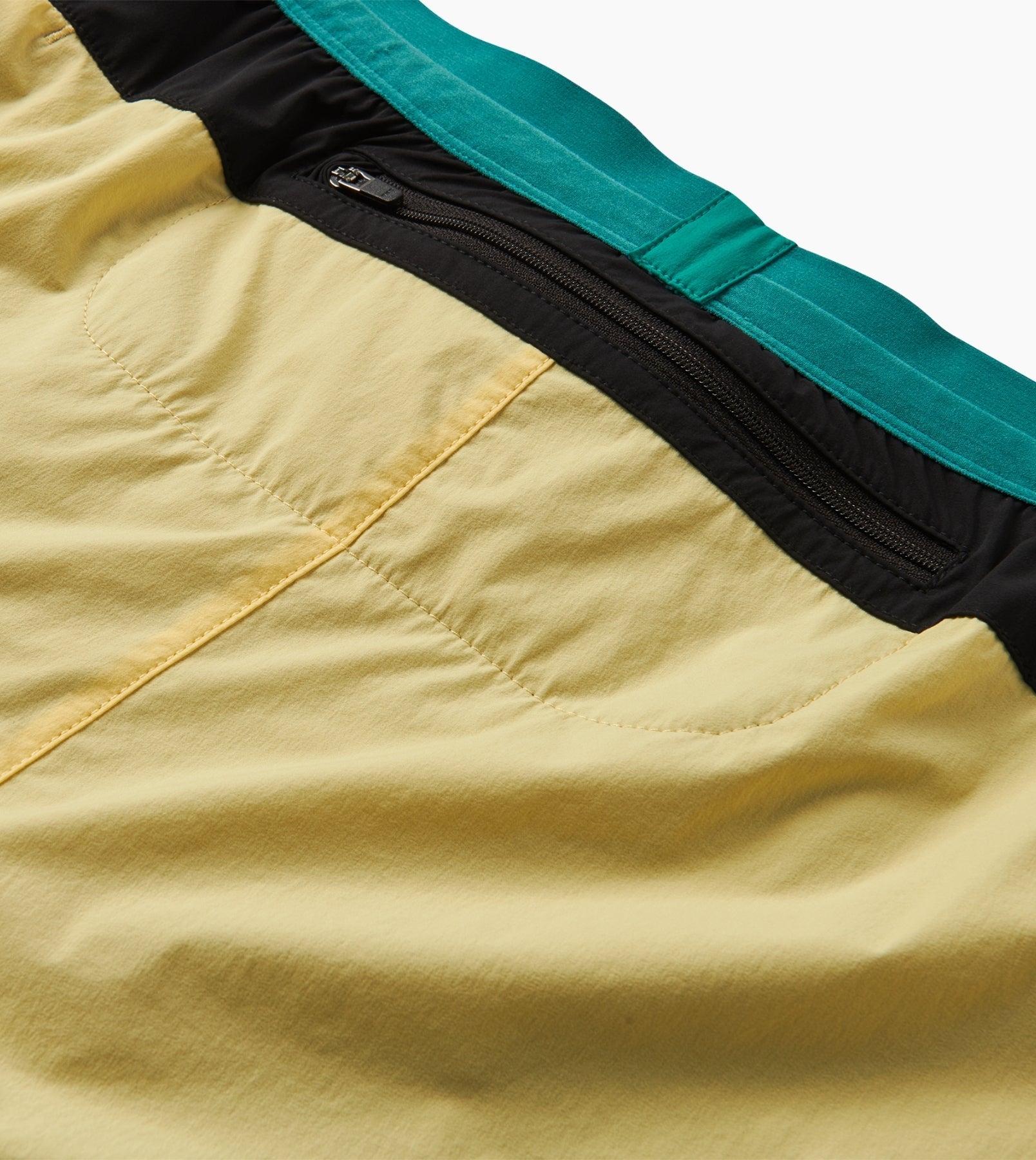 Alta Shorts 5" with rear zip pocket and elastic waistband featuring Jean-Michel Basquiat art.