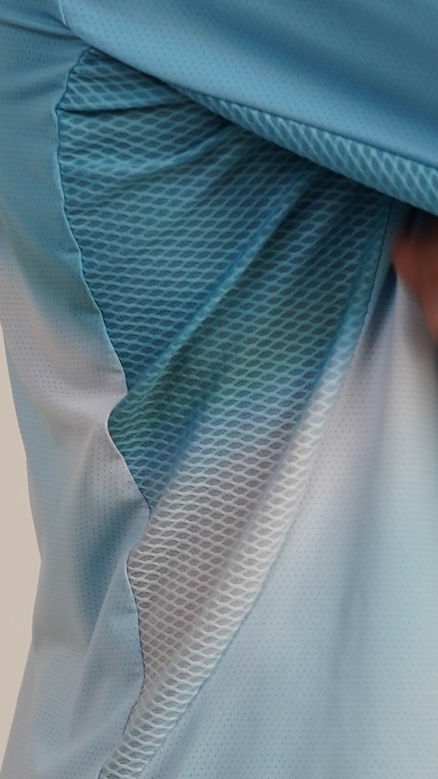 Motion Gradient Longsleeve - Aqua